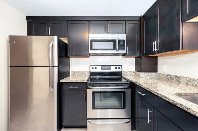 Hamilton Bay, Quincy, MA 02171 - photo 4