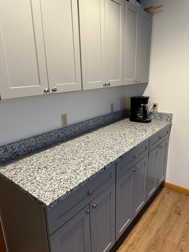 7 Langdon St unit 7 Langdon, Plymouth, NH 03264 - photo 6