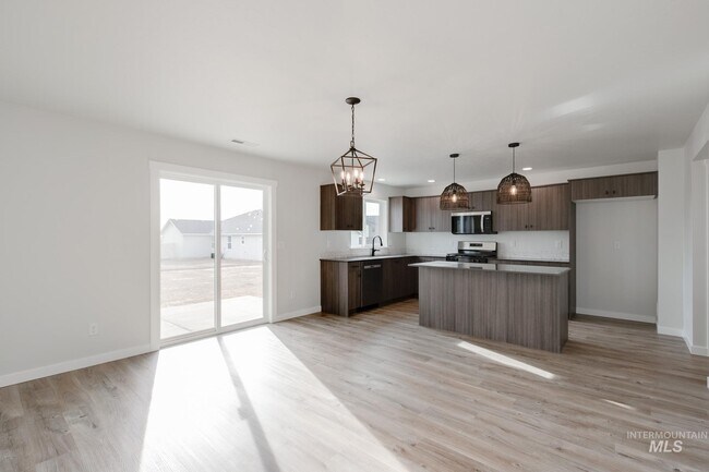 9095 W Violet St, Nampa, ID 83687 - photo 3