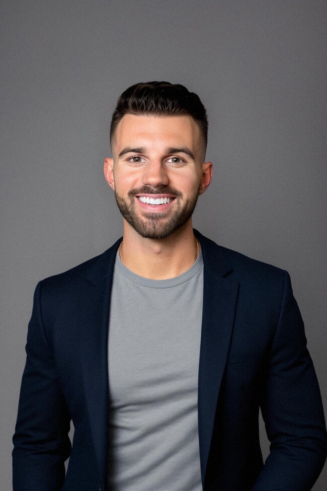 Agent Photo