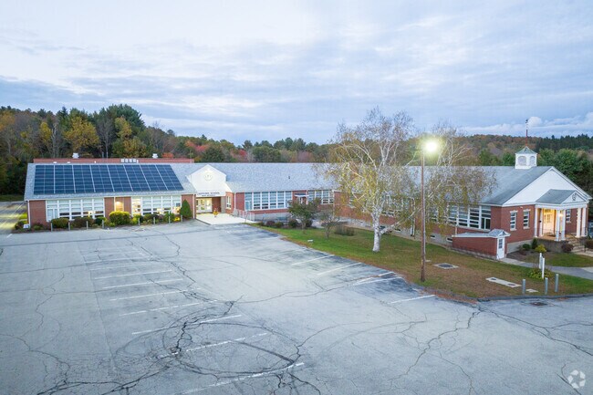 Eastford Elementary School, Rankings & Reviews - Homes.com