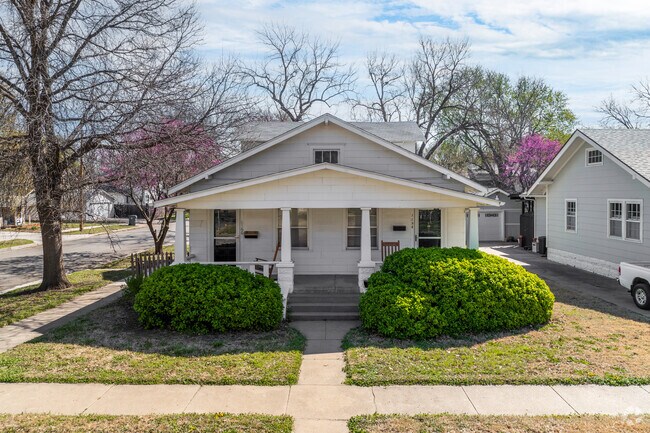 Many of the Riverside homes have small front porches.
