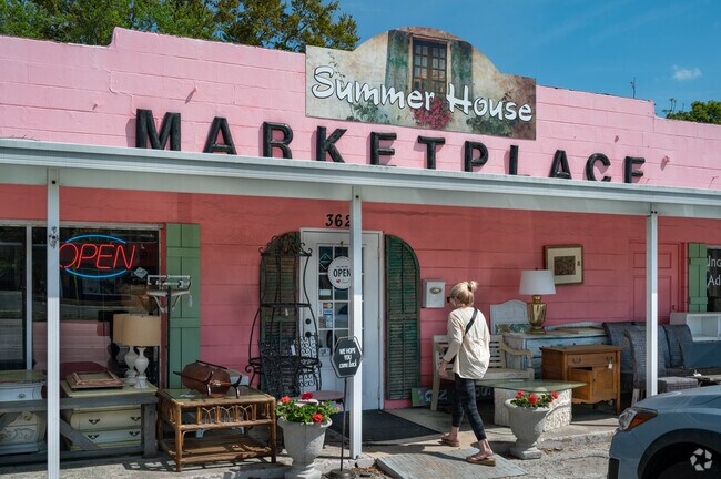 Summer House Marketplace is a consignment store with unique gifts and home goods.