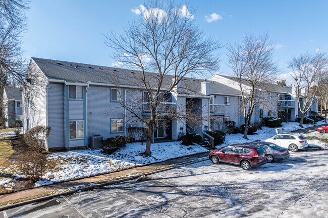 Somerset is also full of townhouses and condos, priced in the $200,000 to $560,000 range.