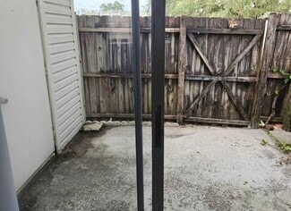 2031 Pine Chace Ct, Tampa, FL 33613