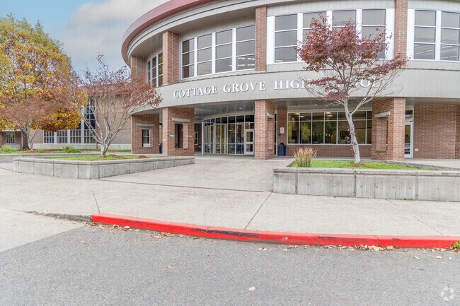 Cottage Grove High School has about 800 students enrolled each year.