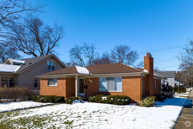 Ranch style homes are common in Berkley.