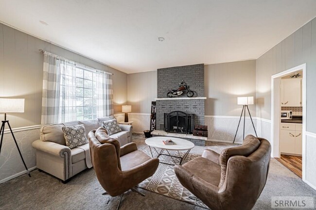 2910 E Lincoln Rd unit The Main House, Idaho Falls, ID 83401 - photo 5