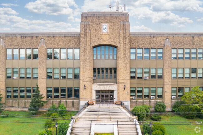 West Scranton High School earns an overall B- grade from niche.com.