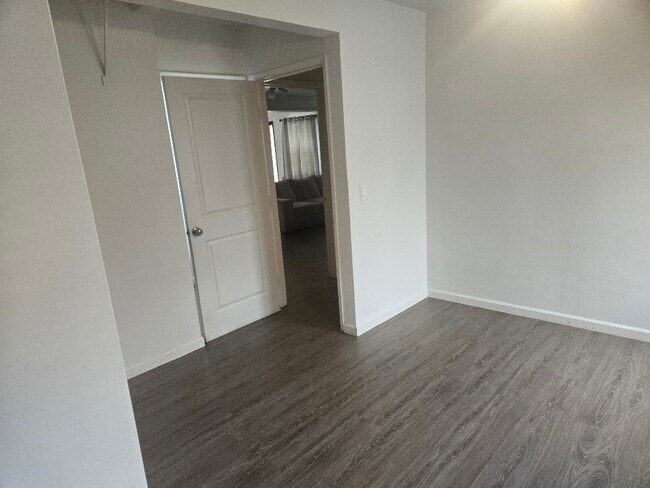 7253 Capps Ave, Reseda, CA 91335 - photo 5