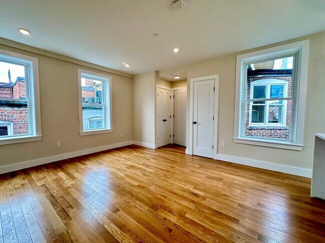 62 N Margin St unit 4, Boston, MA 02113 - photo 6