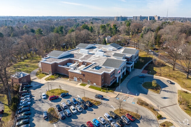 Children can attend Wyncote Elementary.