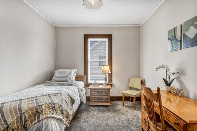 817 Bell Ave unit Upper, Sheboygan, WI 53083 - photo 7