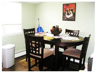 Dining area in kitchen