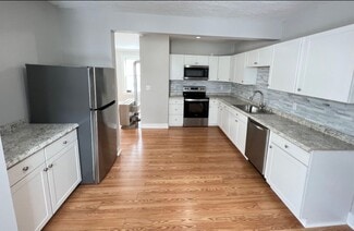 141 Laurel St, Manchester, NH 03103