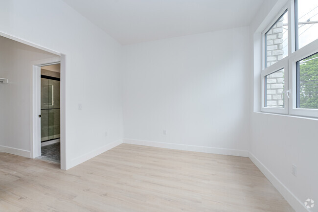 2BR, 2BA - 1000SF - Primary Bedroom