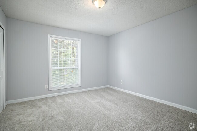 2BR, 2BA - 1,147SF - Primary Bedroom