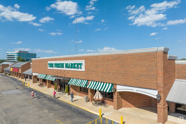 The Fresh Market provides tasty groceries to Brentwood residents.