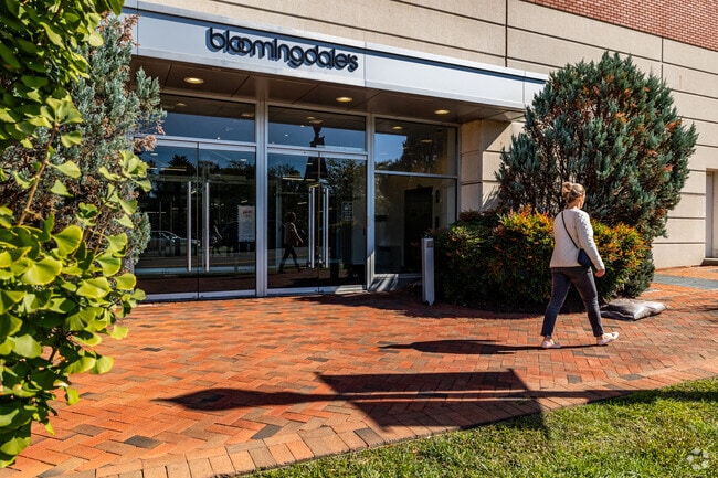 Bloomingdale's is a staple retail option for Somerset residents.