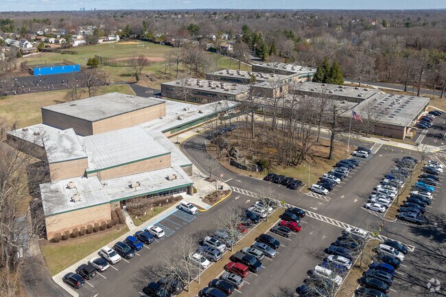 Albert Leonard Middle School scores an A-minus from Niche.