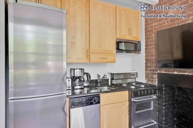 221 Mott St unit FL2-ID877, New York, NY 10012 - photo 6