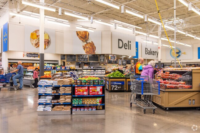 Evanston area groceries and grab and go meals support busy local routines.