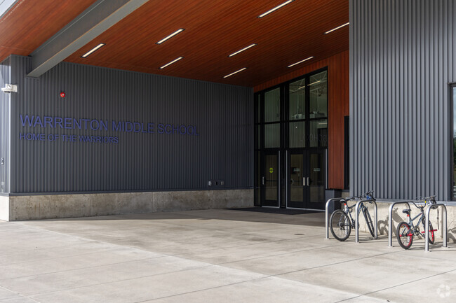 a public school in Warrenton OR.