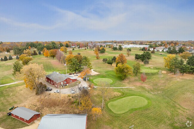 Golfers enjoy Kernoustie Golf Club, Mount Vernon’s public 18-hole course set against rolling Iowa hills.