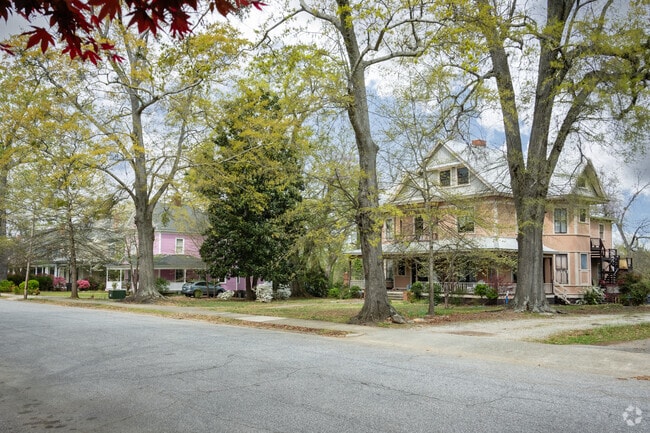 Large homes sit on small plots of land in Hampton Heights.