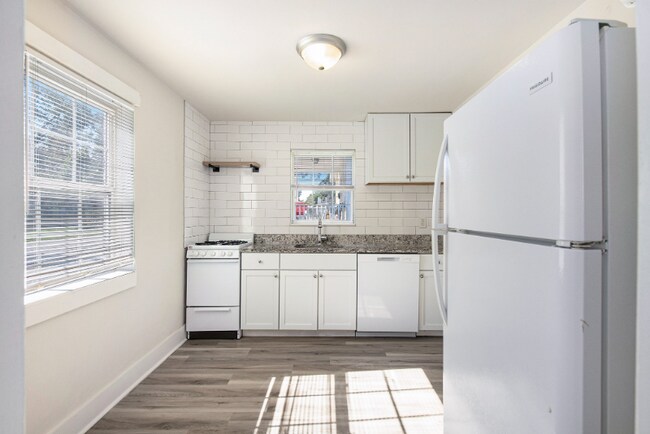 1904 Hampton Ave unit 4, North Charleston, SC 29405 - photo 6