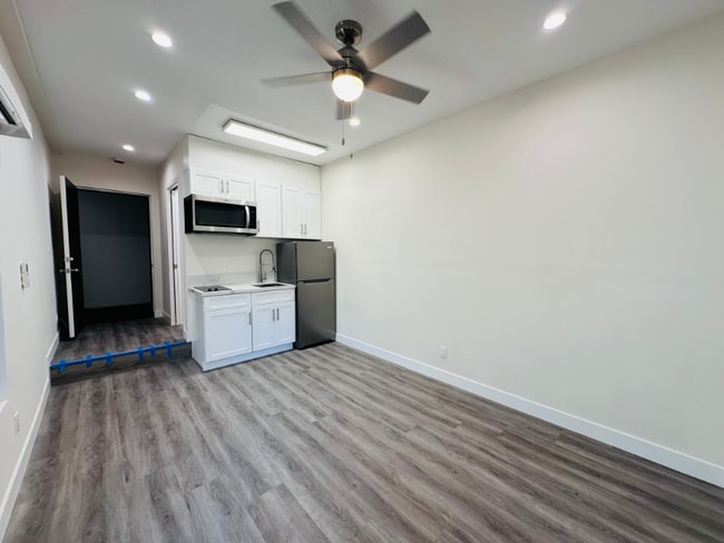1847 Winona Blvd unit 27, Los Angeles, CA 90027 - photo 4