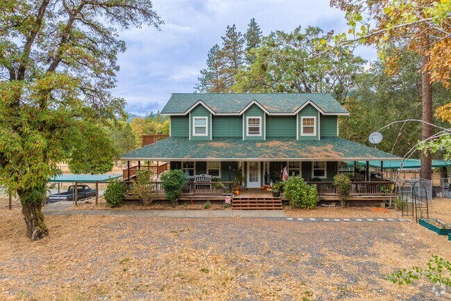 Many of Hugo’s homes sit on about five acres of land.