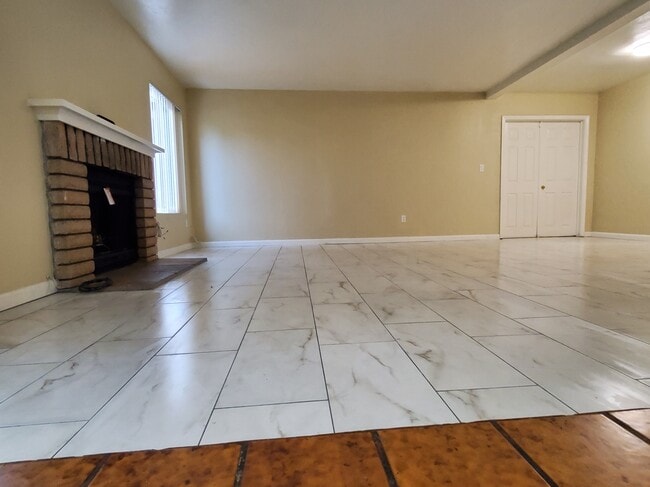 16584 Lorelei Ln unit 16584 Lorelei. Main, Tustin, CA 92780 - photo 7