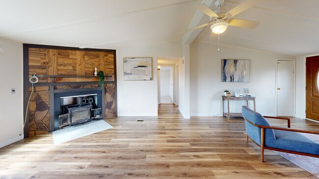 215 7th Ave, Deer Trail, CO 80105 - photo 2