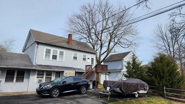 95 W Ashland St unit 95 W Ashland St Apar, Doylestown, PA 18901 - photo 2