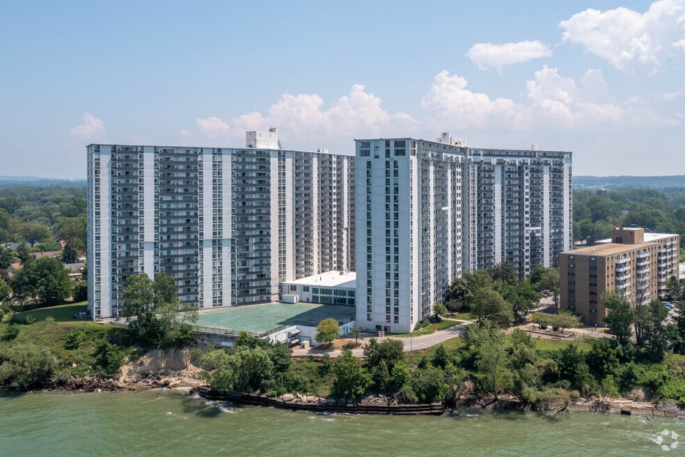 The Vista, Euclid, OH 44132 - photo 1