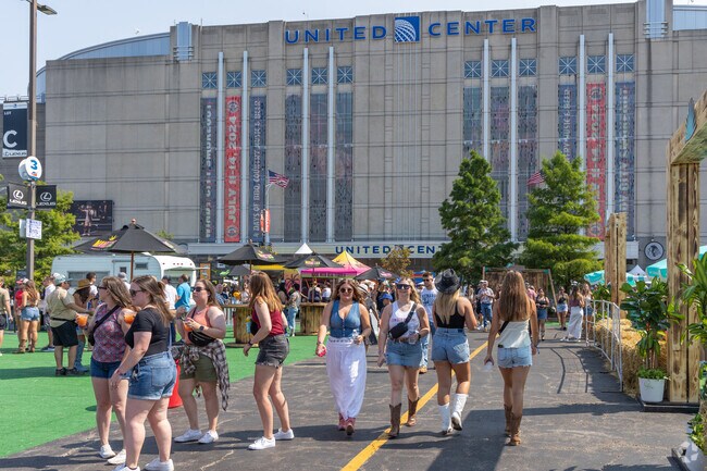Windy City Smokeout at the United Center is a country music and bbq themed summer favorite.