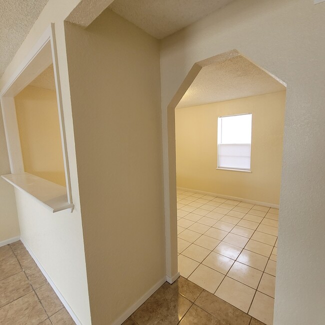 West Oak Apartments 510 S Westgate Dr, Weslaco, TX