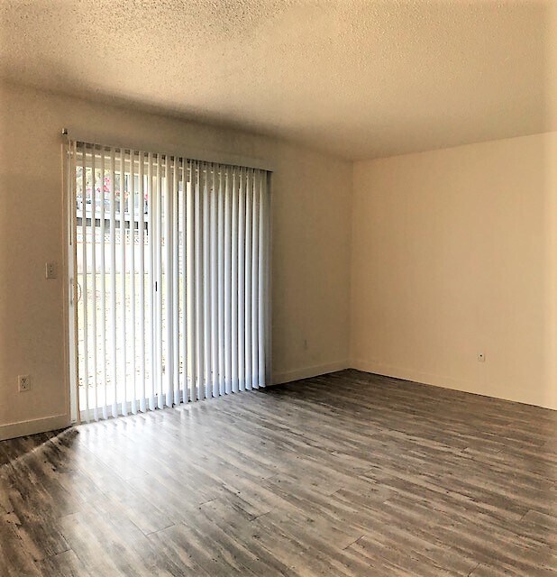 Michael Manor Apartments, Portland, OR 97220 - photo 3