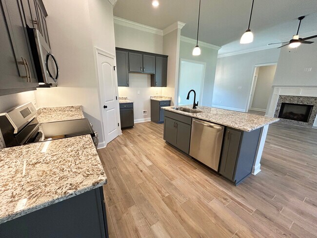 18834 Corlis Green Dr, Zachary, LA 70791 - photo 7