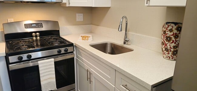 Welcome to La Villa Lake Apartments- 55+ Better Living, Pasadena, CA 91104 - photo 6