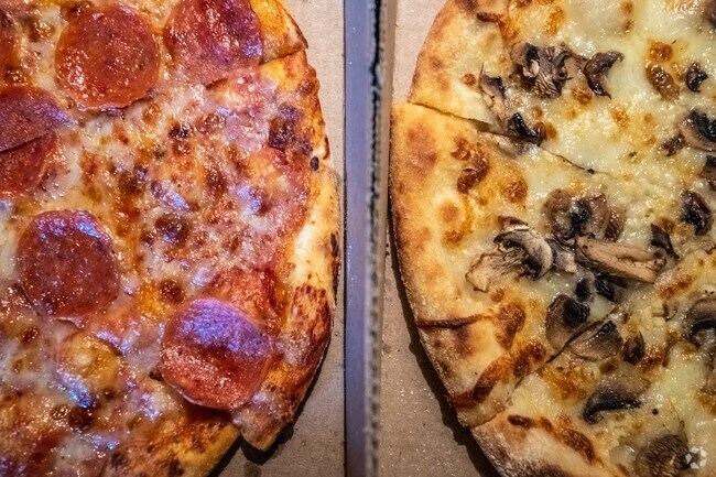 1000 Degree Pizza is known for its delicious pizza in the Nassau Bay neighborhood.