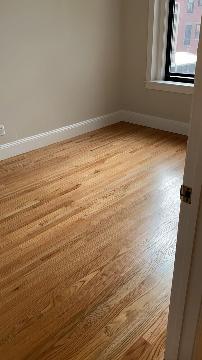 298 Commonwealth Ave unit 202, Boston, MA 02115 - photo 2