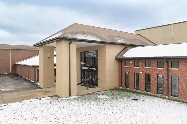 Rondout Elementary School is located in Lake Forest.