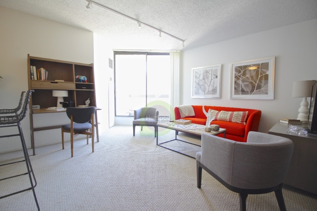 730 N Dearborn St, Chicago, IL 60654 - photo 2