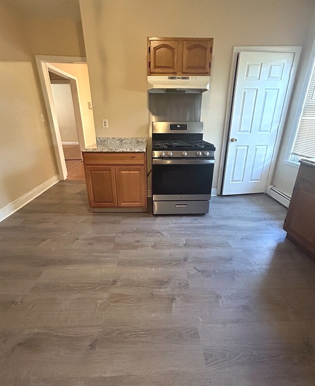 134 Lenox Ave unit 2nd Floor, Providence, RI 02907 - photo 5