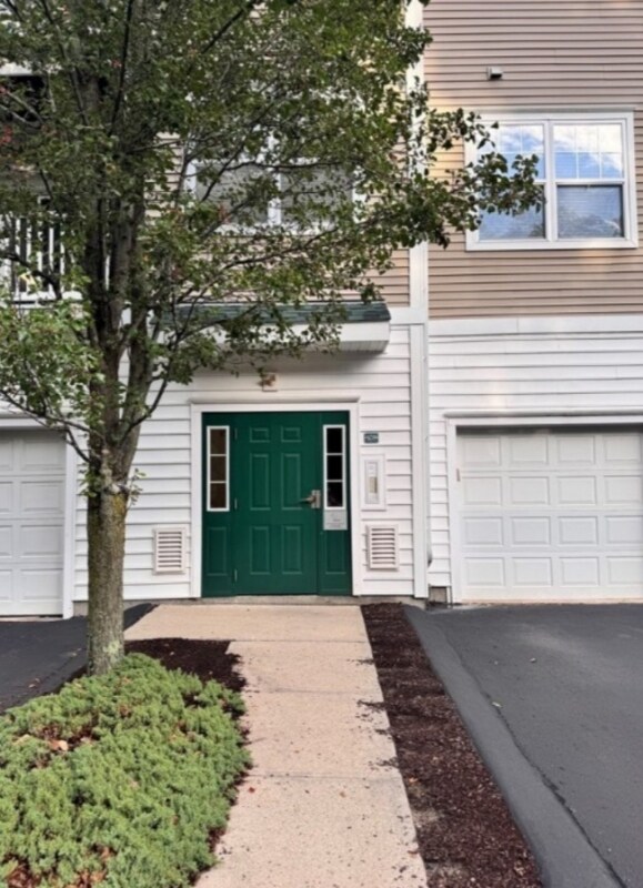 104 Mill St, Woonsocket, RI 02895