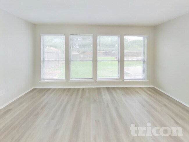 1701 Pecan View Dr, Garland, TX 75040 - photo 3