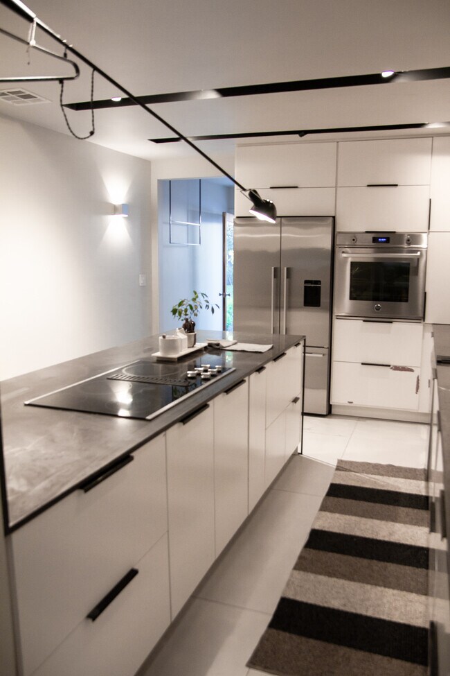 11049 Blix St, North Hollywood, CA 91602 - photo 6