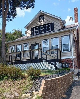 238 Penn Blvd Unit 2nd Floor, East Lansdowne, PA 19050